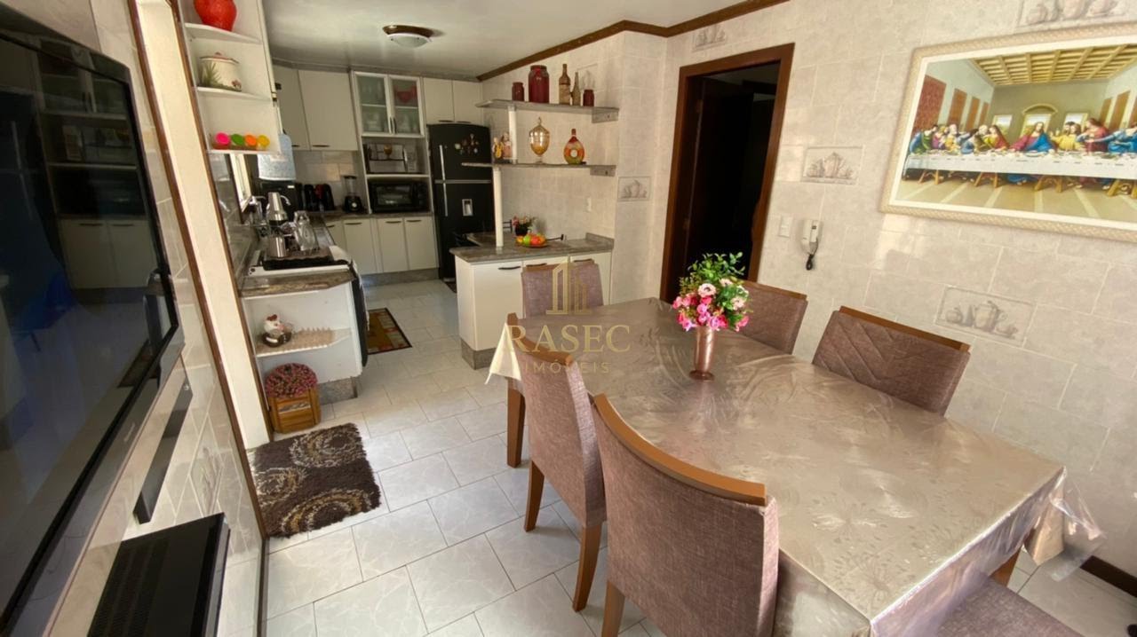 Casa à venda com 4 quartos, 1 suíte, 2 vagas e 209m² no Primeiro de Maio, Brusque (SC) — foto 4 de 18