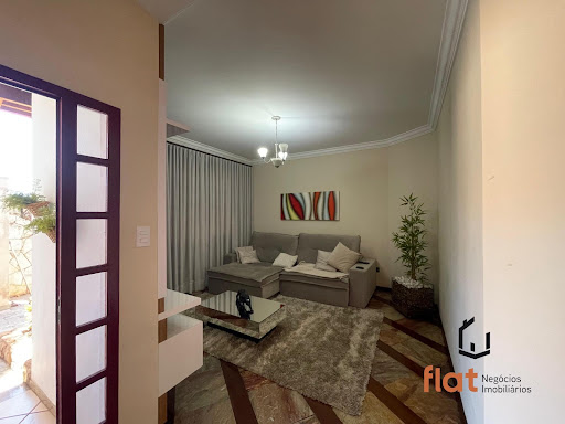 Casa à Venda no bairro São Cristóvão, Pará de Minas: 3 Quartos, 230m²