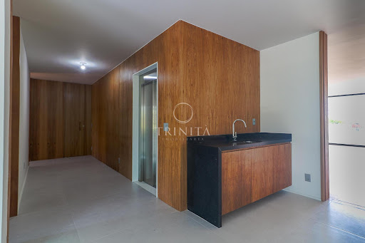 Hall - Mansões - Trinità