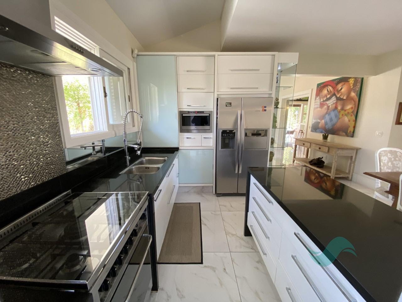 Casa à venda com 3 quartos, 3 suítes, 2 vagas e 492m² no Jurerê, Florianópolis (SC) — foto 6 de 23