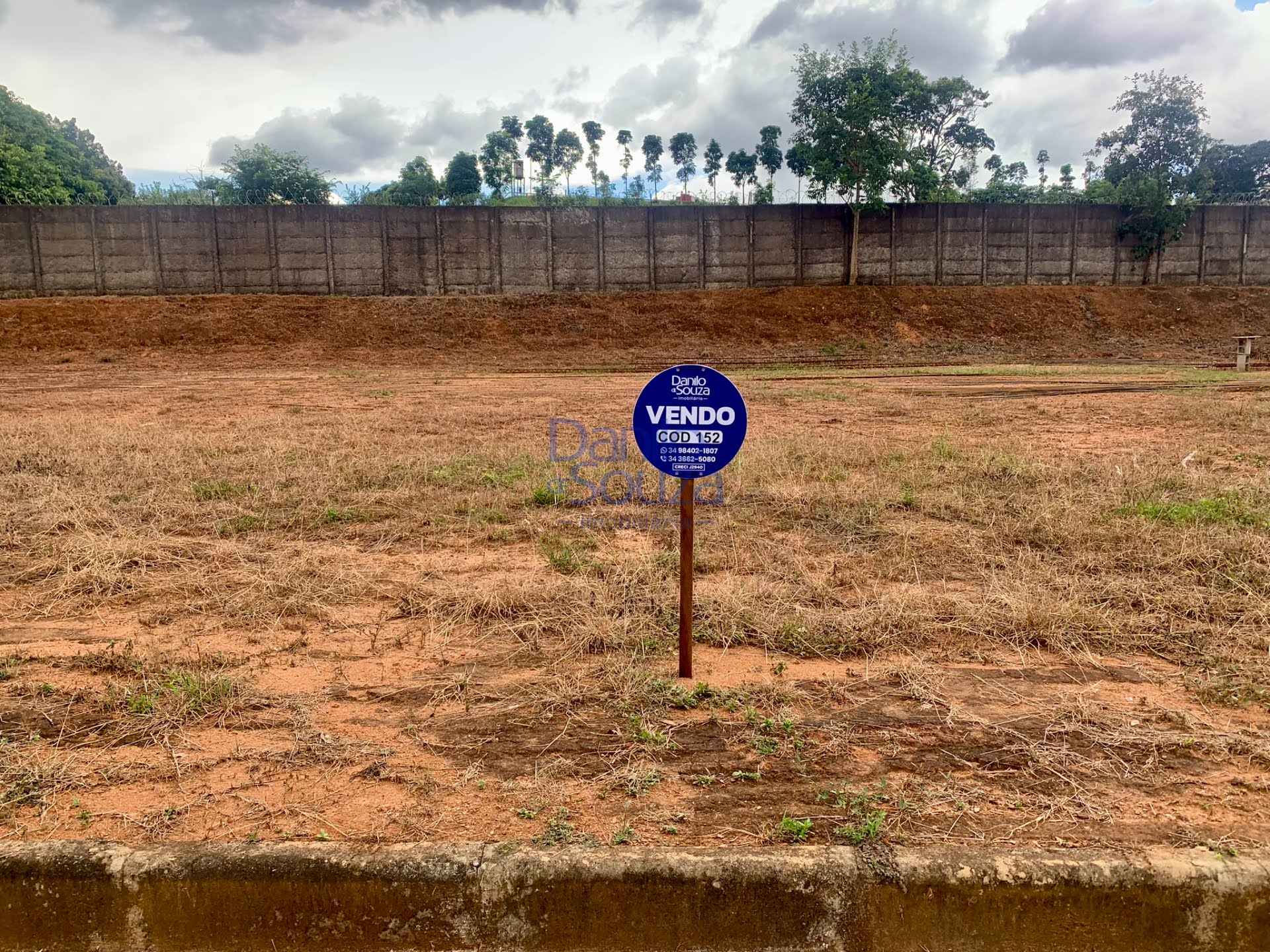 Terreno à venda com 496m² de terreno no Quintas do Lago, Araxá (MG) — foto 2 de 3
