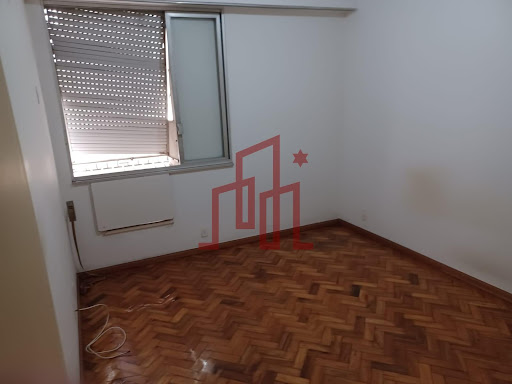 Apartamento à venda no Leblon, RJ: 130m², 3 quartos, 2 banheiros. Oportunidade por R$ 3.550.000!