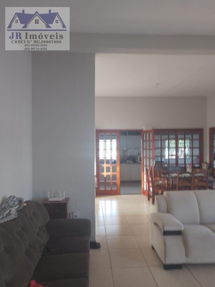 Casa à venda com 3 quartos, 1 suíte, 2 vagas e 300m² no Monte Castelo, Piranguçu (MG) — foto 10 de 25
