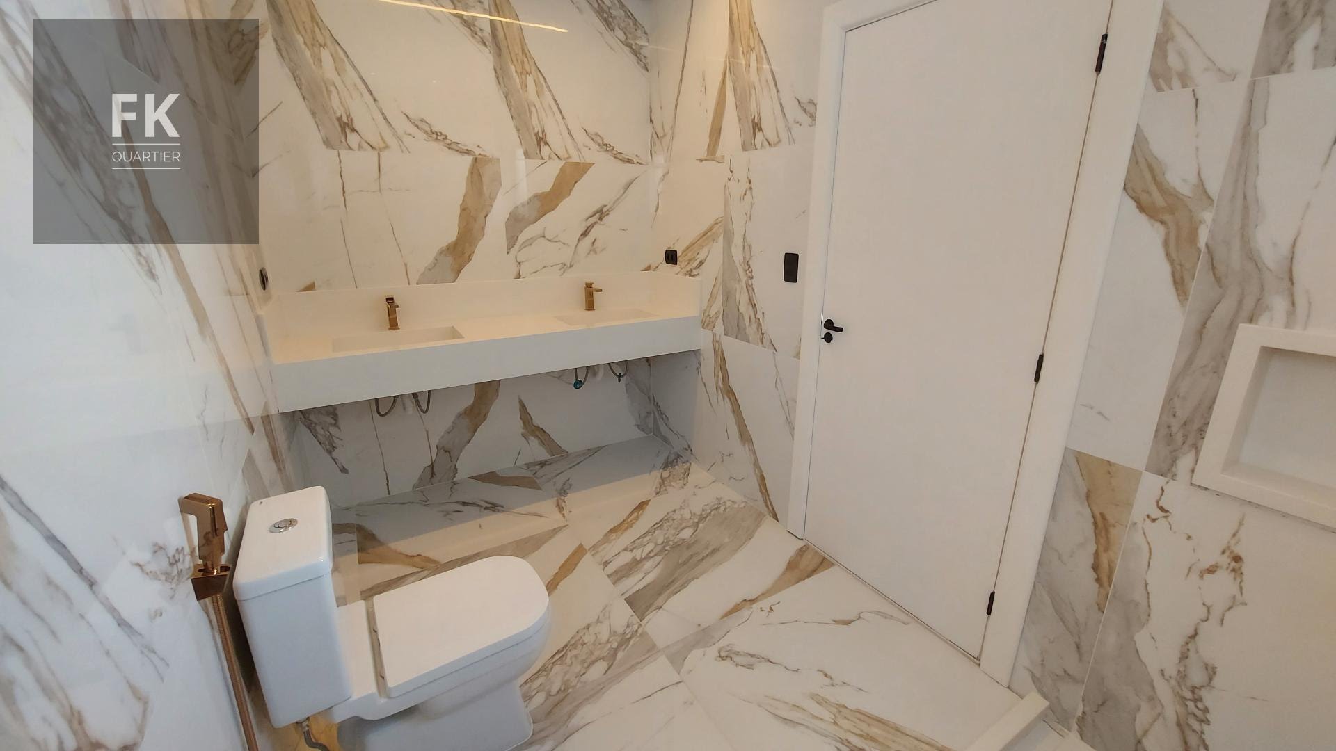 Casa à venda com 4 quartos, 4 suítes, 6 vagas e 630m² no Alphaville Residencial Dois, Barueri (SP) — foto 21 de 27