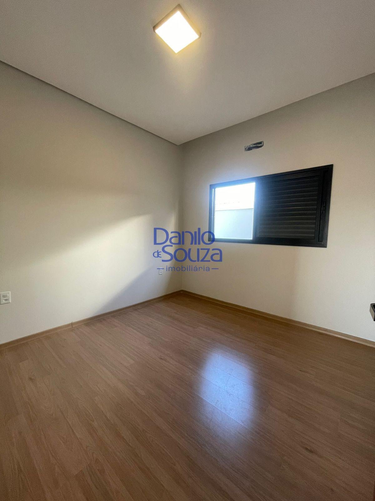 Casa à venda com 3 quartos, 1 suíte, 2 vagas e 360m² no Villagio Park, Araxá (MG) — foto 11 de 26