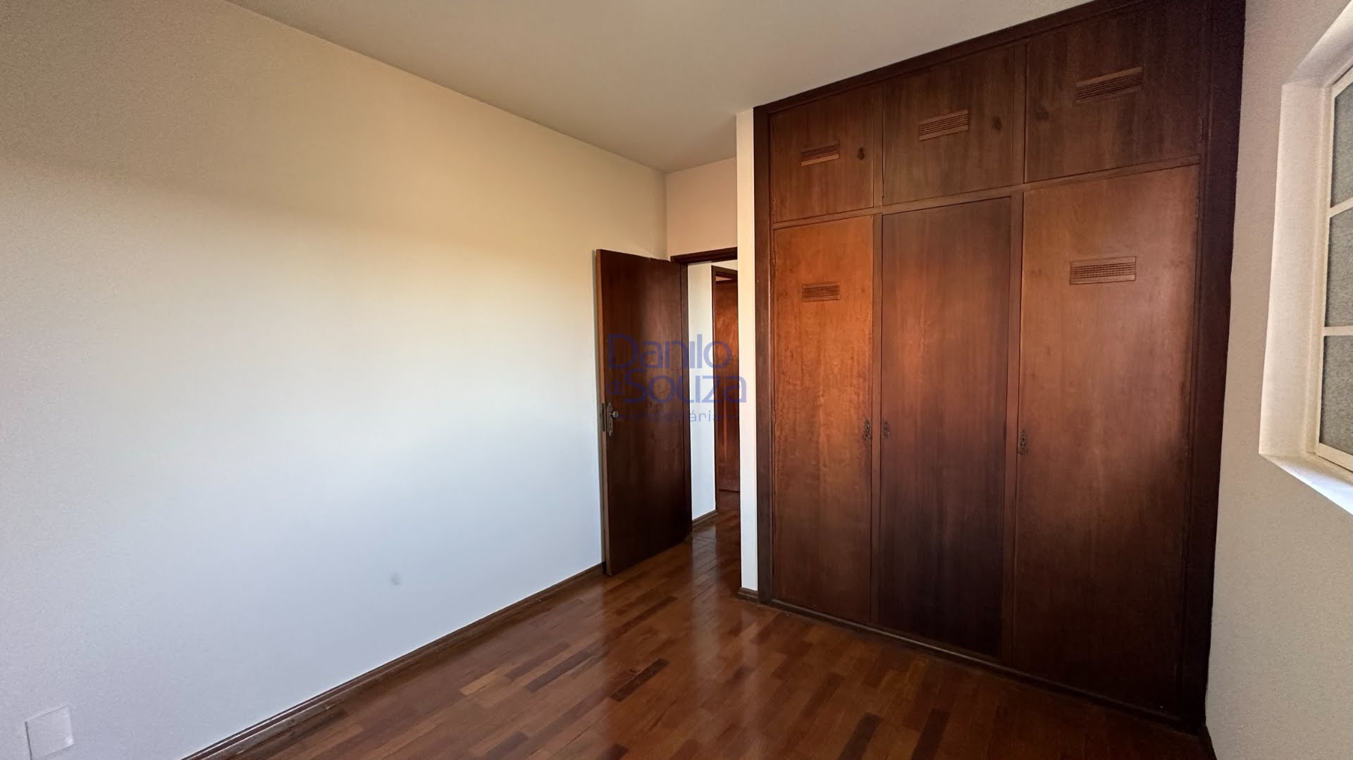 Casa à venda com 3 quartos, 1 suíte, 4 vagas e 300m² no Alvorada, Araxá (MG) — foto 11 de 25