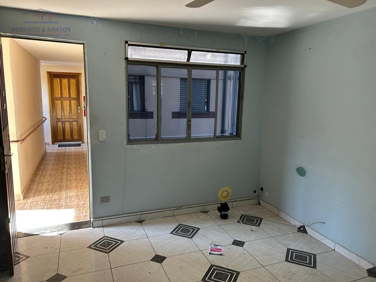 Sala com piso frio