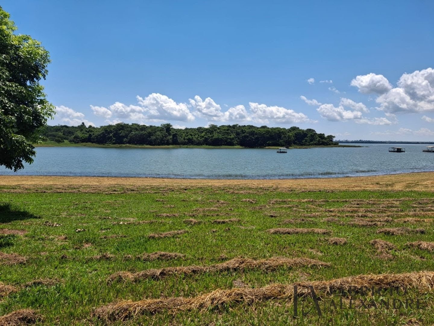 Terreno à venda com 1900m² de terreno no Enseada Azul III, Fronteira (MG) — foto 2 de 10