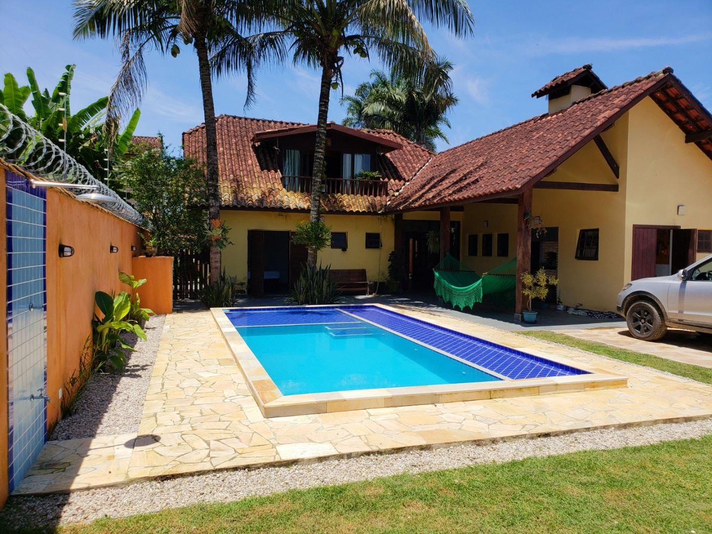 Casa à venda com 3 quartos, 2 banheiros, 3 vagas e 153m² no Jardim Carolina, Ubatuba (SP) — foto 2 de 10