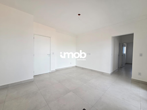 Sala de estar ampla