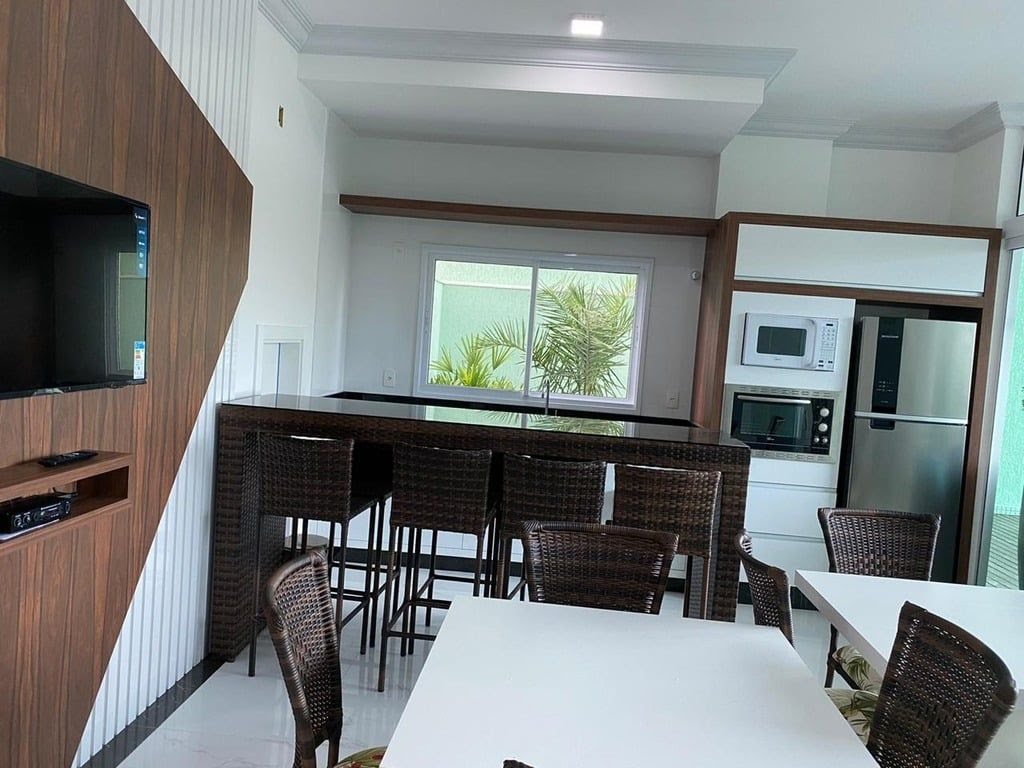 Apartamento à venda com 3 quartos, 3 suítes, 2 vagas e 133m² no Centro, Bombinhas (SC) — foto 9 de 13