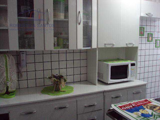 Cozinha com armários