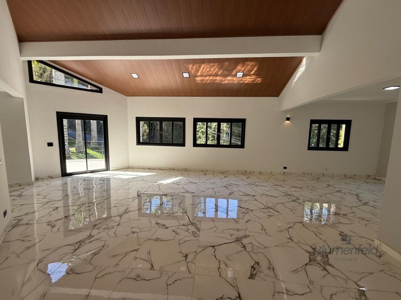 Casa para alugar com 3 quartos, 3 suítes, 4 vagas e 332m² no Arujá Hills III, Arujá (SP) — foto 6 de 30
