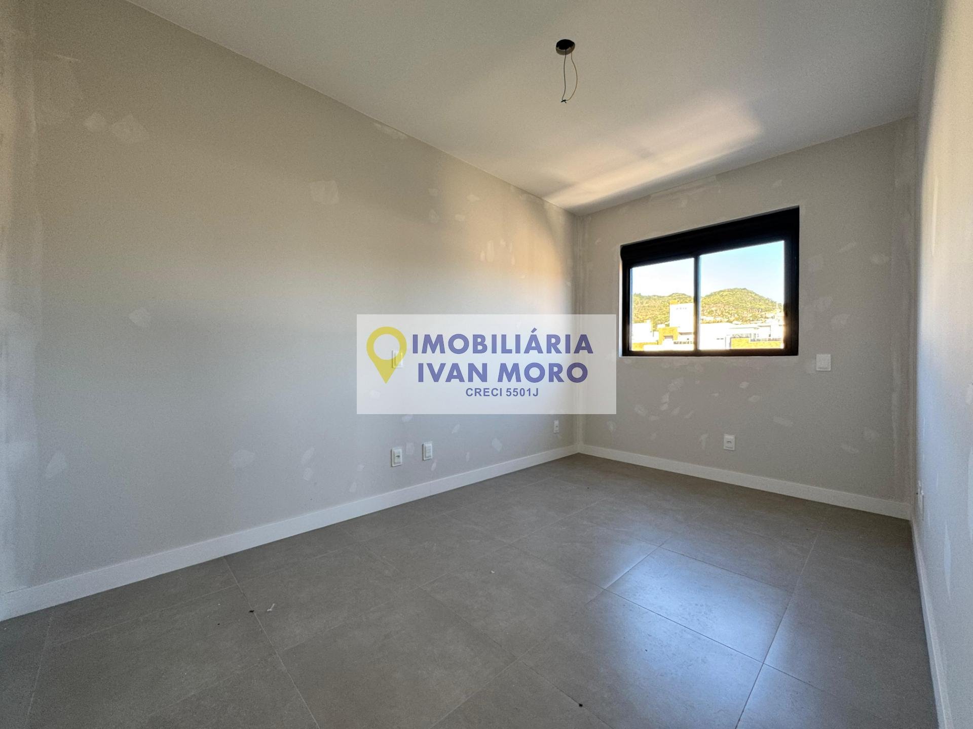 Apartamento à venda com 3 quartos, 1 suíte, 2 vagas e 94m² no Saco Grande, Florianópolis (SC) — foto 10 de 11
