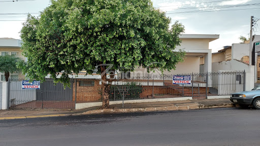 Casa em Centro  -  Adamantina