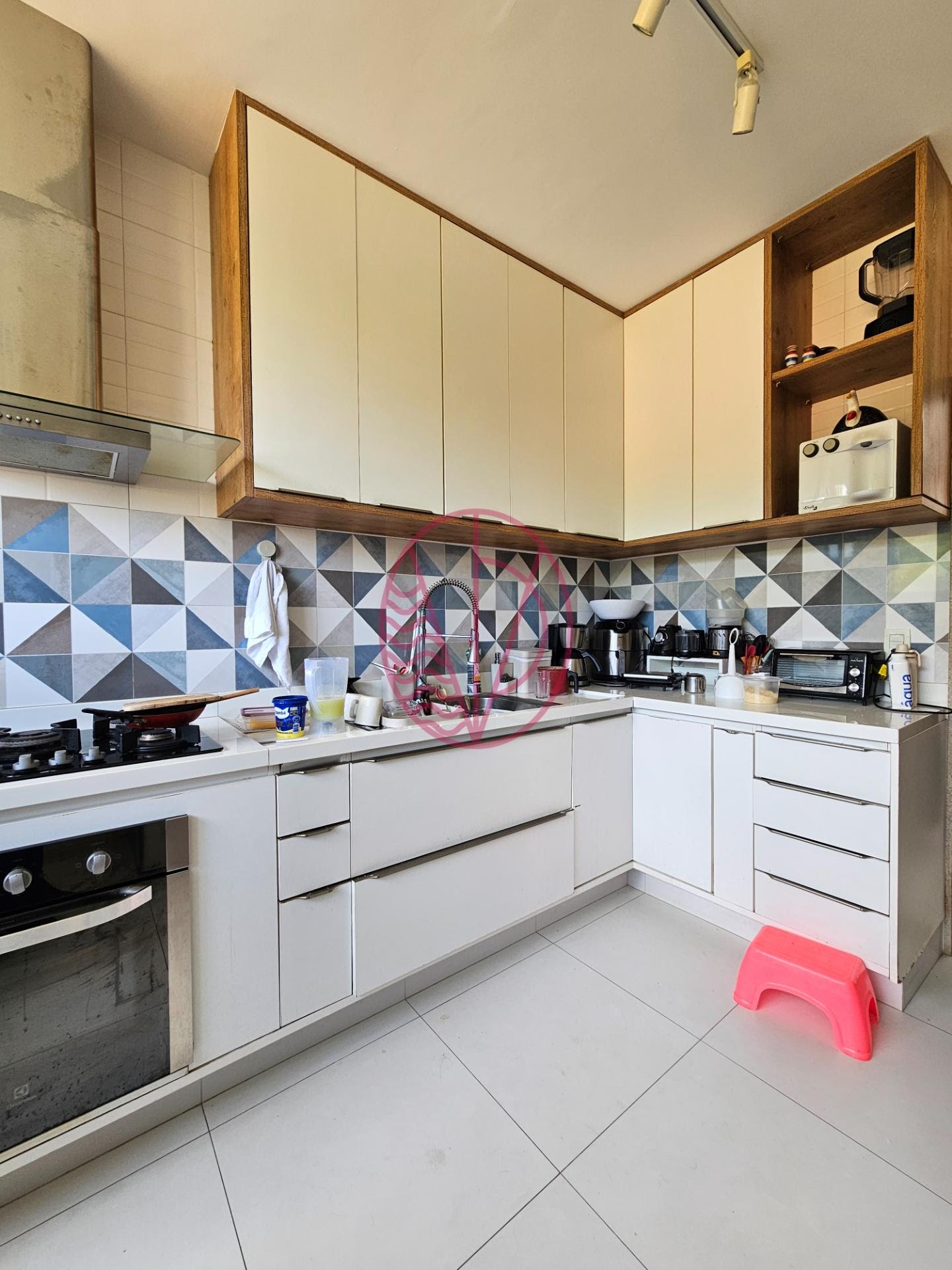Apartamento para alugar com 4 quartos, 1 suíte, 2 vagas e 243m² no Barra, Salvador (BA) — foto 13 de 30