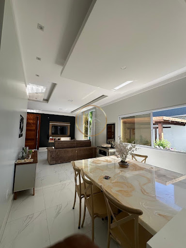 Casa à Venda em Porto Seguro: 4 Suítes, 350m² no Outeiro