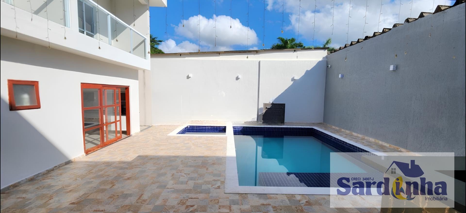 Casa à venda com 6 quartos, 5 suítes, 3 vagas e 300m² no Balneário Praia do Pernambuco, Guarujá (SP) — foto 14 de 24