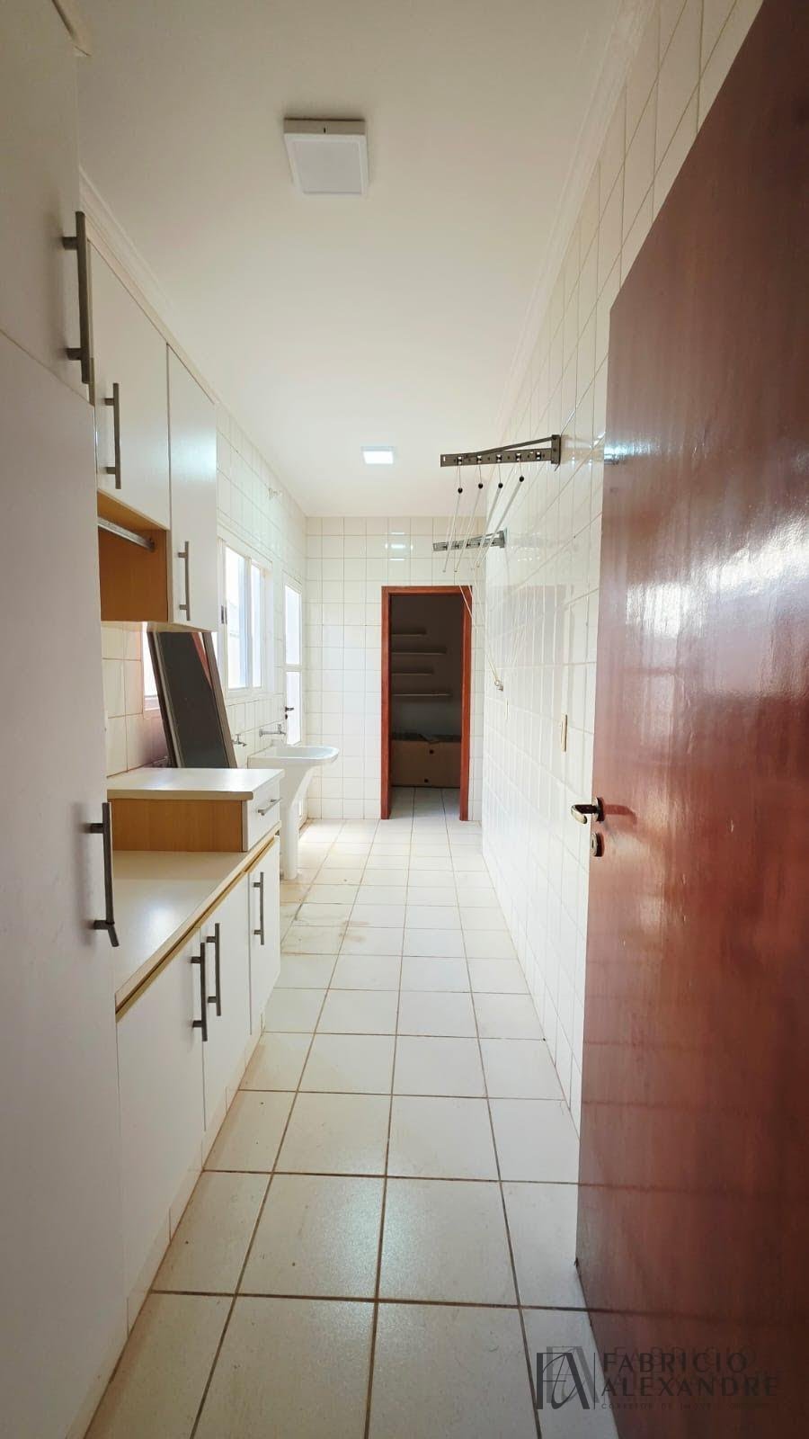 Casa à venda com 3 quartos, 3 suítes, 4 vagas e 220m² no Parque Residencial Damha, São José do Rio Preto (SP) — foto 7 de 30