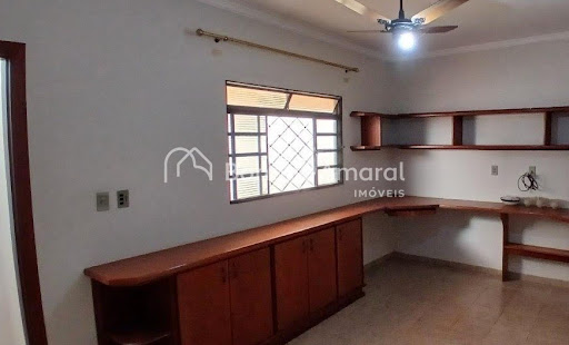 Casa, 4 quartos, 233 m² - Foto 9
