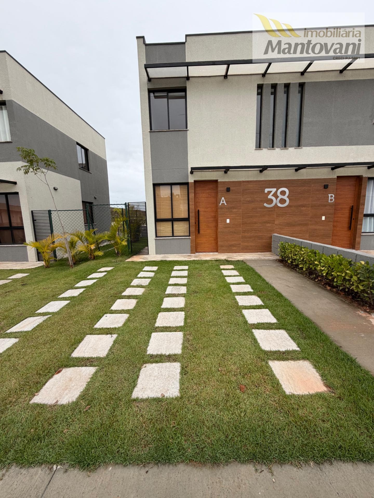 Casa à venda com 2 quartos, 2 banheiros, 2 vagas e 134m² no Benfica, Tatuí — foto principal