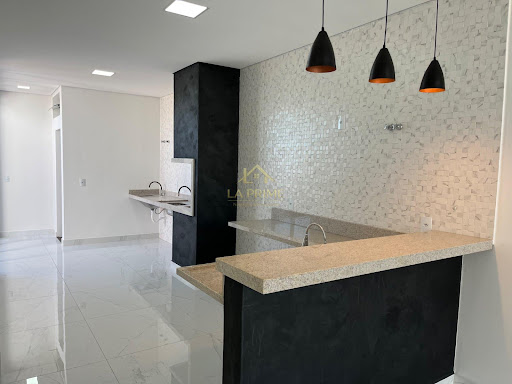 Casa em Condomínio no Jardim Eucaliptos em Sorocaba, 102m²,  03 dormitórios, 01 suíte , 01 vagas de garagem.