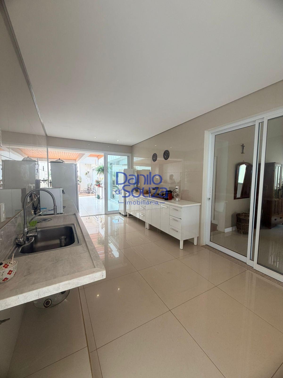 Casa à venda com 3 quartos, 2 suítes, 4 vagas e 373m² no Veredas da Cidade, Araxá (MG) — foto 6 de 17