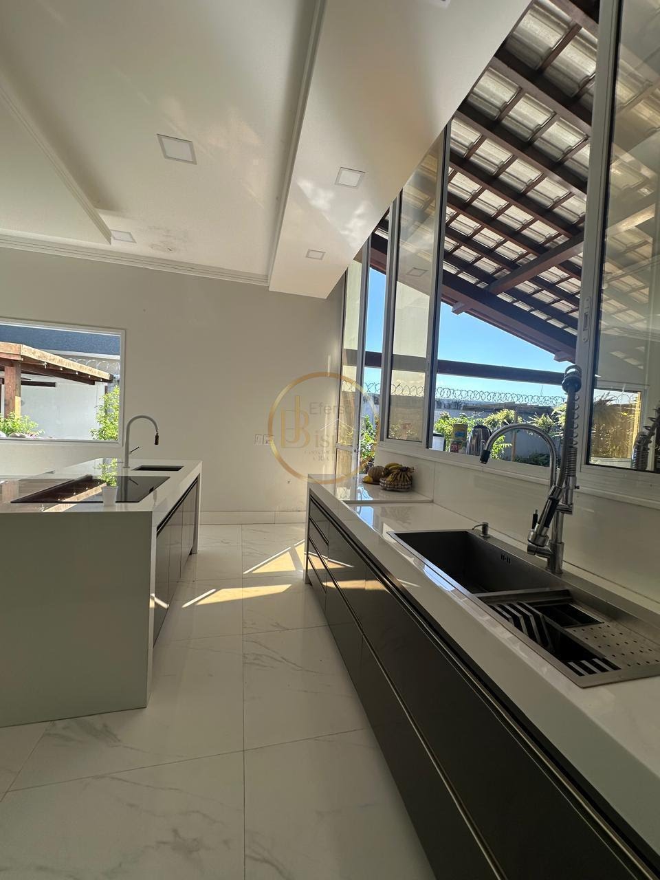 Casa à venda com 4 quartos, 4 suítes, 2 vagas e 350m² no Outeiro São Francisco, Porto Seguro (BA) — foto 10 de 28