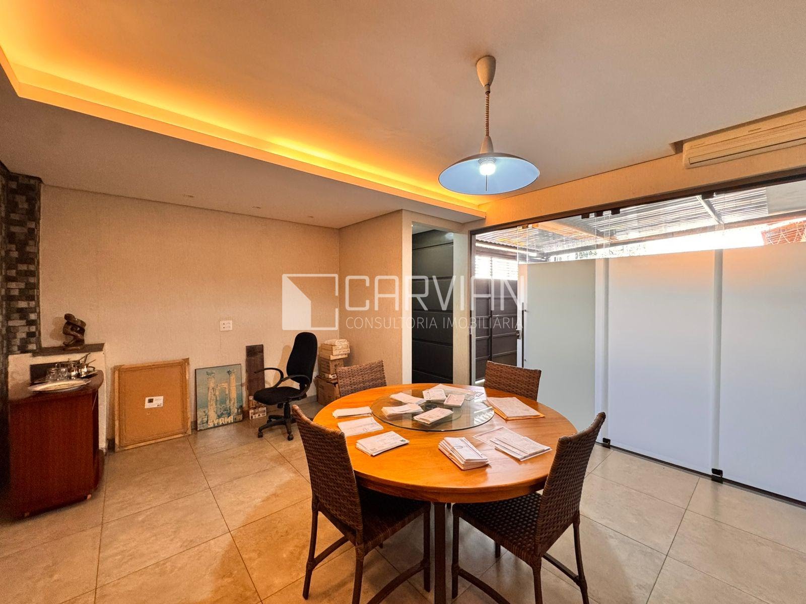 Casa à venda com 3 quartos, 4 banheiros, 2 vagas e 250m² no Parque Industrial Lagoinha, Ribeirão Preto — foto principal