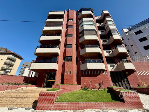 Apartamento Próximo a Praia Mansa e Praia Brava em Caiobá. 