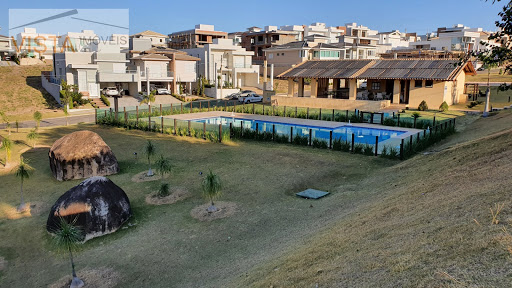 Piscina e churrasqueira