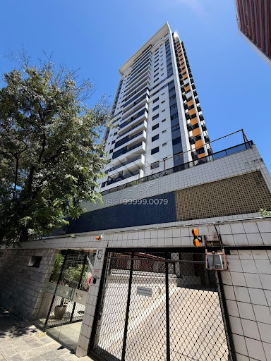 Compre Apartamento a bvenda no Edf. Quinta das Acácias com 152m², 3 quartos (2 suítes), móveis Dell Anno e 3 vagas cobertas. Agende visita com Leicam Maciel Imóveis.