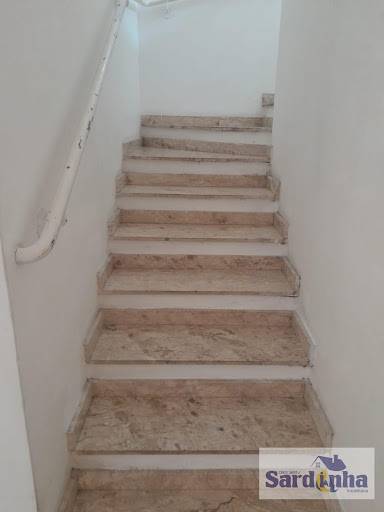 Casa em Jardim Oliveiras, Taboão da Serra: 3 Quartos, 1 Suíte