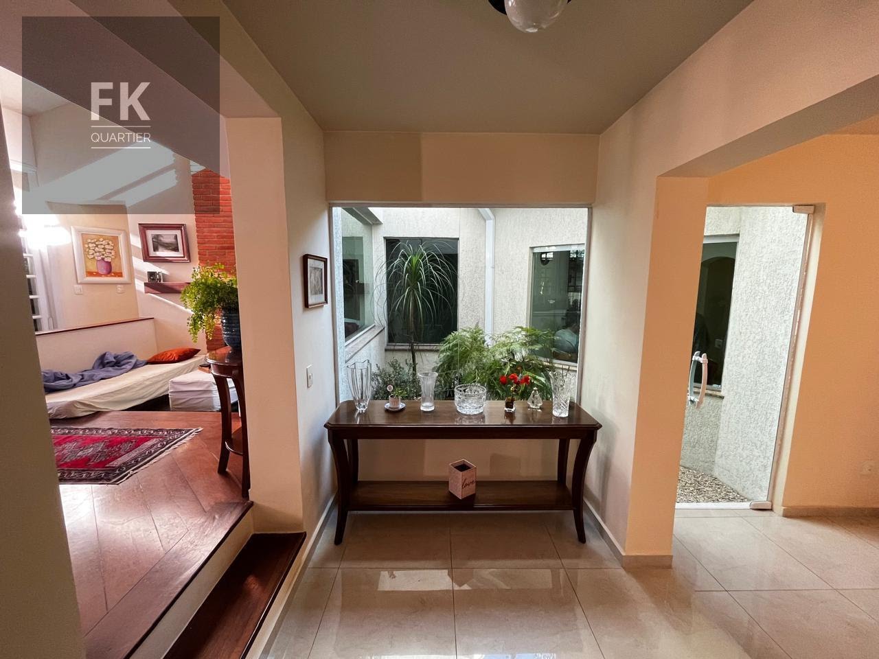 Casa à venda com 3 quartos, 3 suítes, 4 vagas e 270m² no Alphaville Residencial Dois, Barueri (SP) — foto 11 de 13