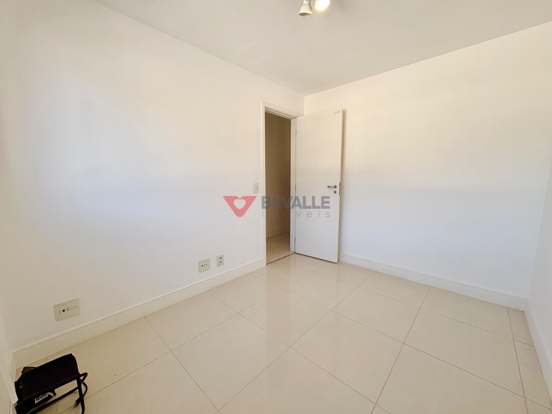 Apartamento à venda com 2 quartos, 1 suíte, 1 vaga e 90m² no Botafogo, Rio de Janeiro (RJ) — foto 19 de 30