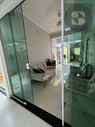Sobrado à venda em Barra do Pari, Cuiabá | 3 dorms 150m²