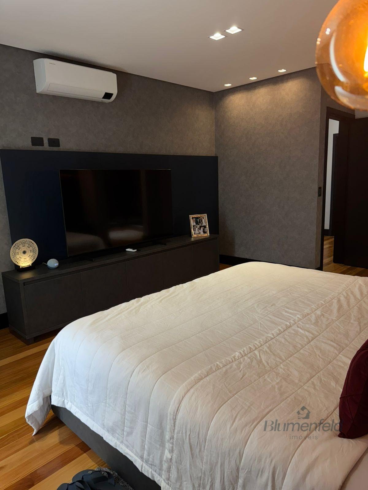 Casa à venda com 4 suítes, 6 vagas e 375m² no Ouro Fino, Santa Isabel (SP) — foto 24 de 30