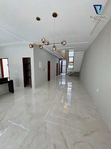Casa à venda em Sobral: 4 suítes, 219m², R$ 1,2 mi