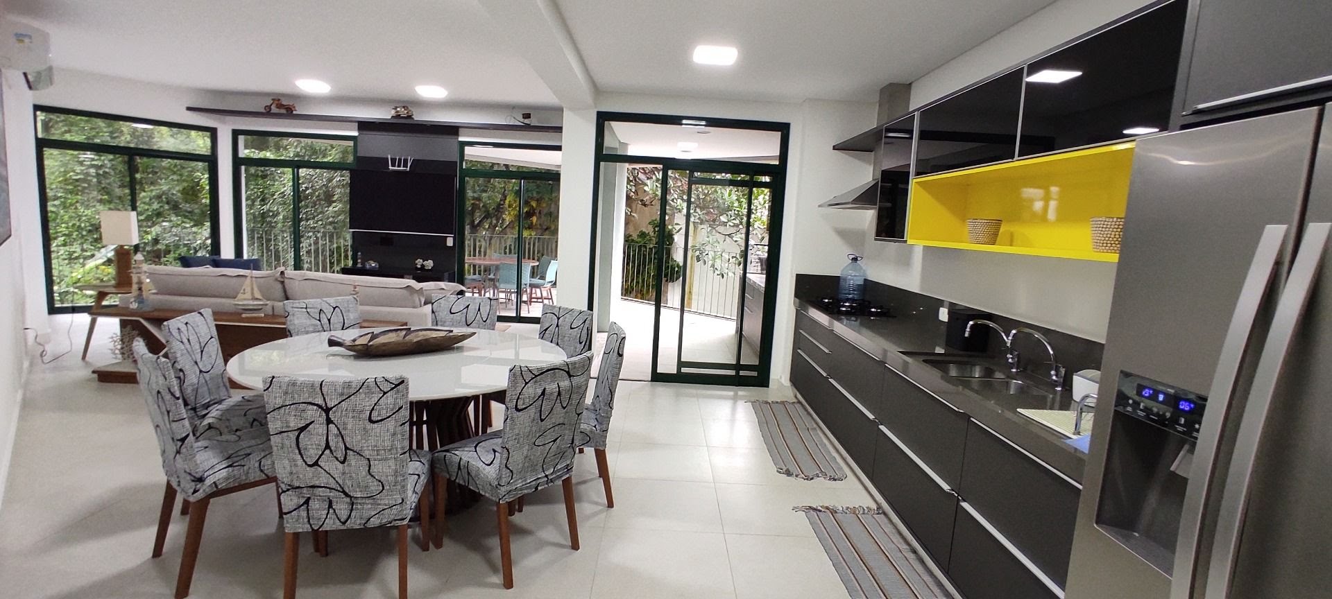 Apartamento para alugar com 3 quartos, 3 banheiros, 2 vagas e 163m² no Praia Grande, Ubatuba (SP) — foto 4 de 13
