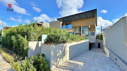 Casa  alto padrão a 150 metros do mar Jurerê Internacional
