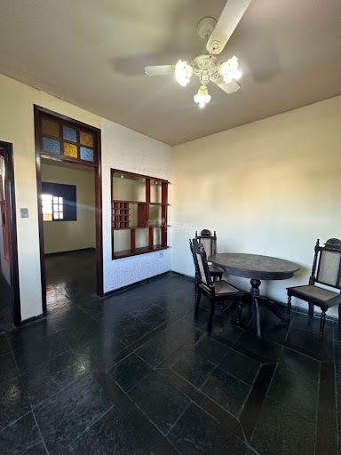 Sala dividida em 2 ambientes 