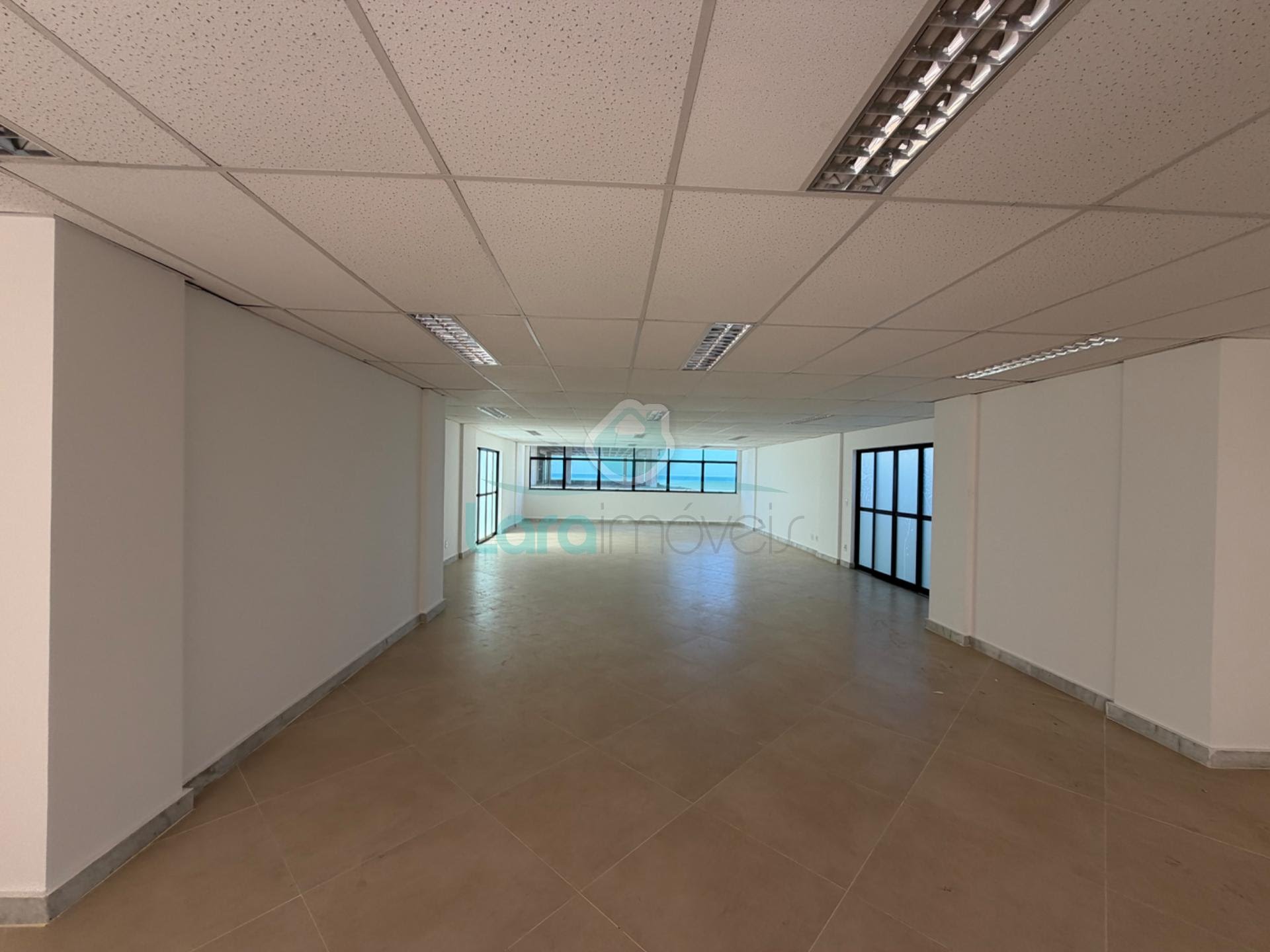 Comercial para alugar com 2 vagas e 188m² no Praia Campista, Macaé (RJ) — foto 16 de 26