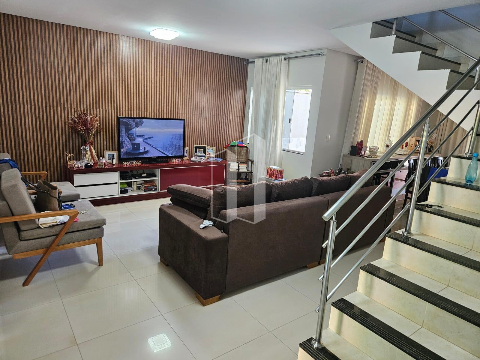 Casa à venda com 4 quartos, 4 suítes, 4 vagas e 247m² no Loteamento Portal do Sol II, Goiânia (GO) — foto 2 de 16