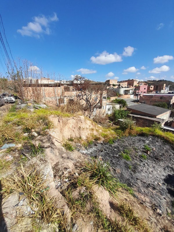 Terreno à venda com 200m² de terreno no Imperial, Santa Luzia — foto principal