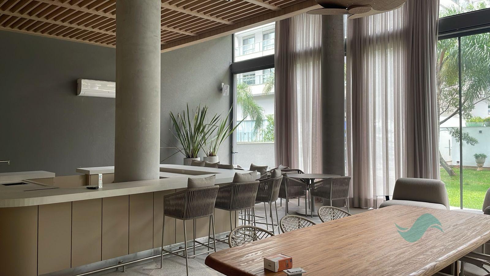 Cobertura à venda com 3 quartos, 3 suítes, 2 vagas e 216m² no Jurerê, Florianópolis (SC) — foto 10 de 16