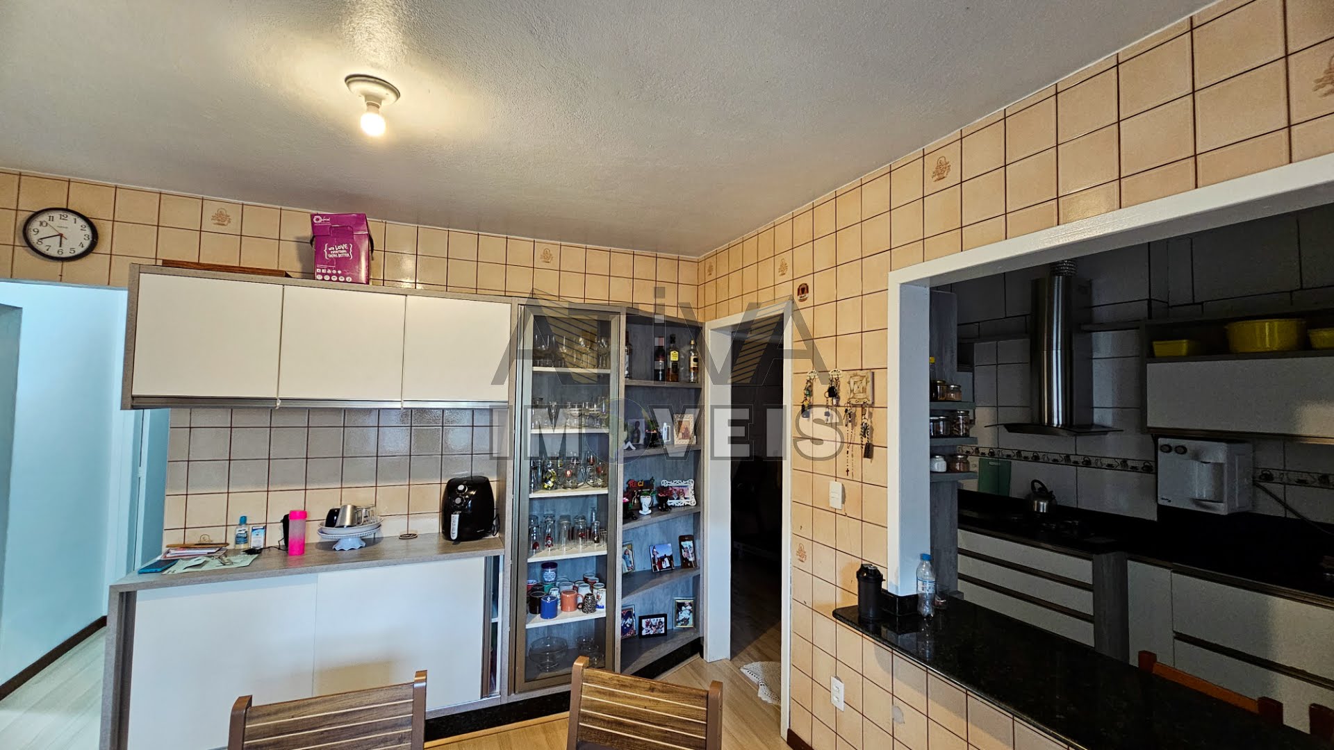 Sala de jantar e cozinha