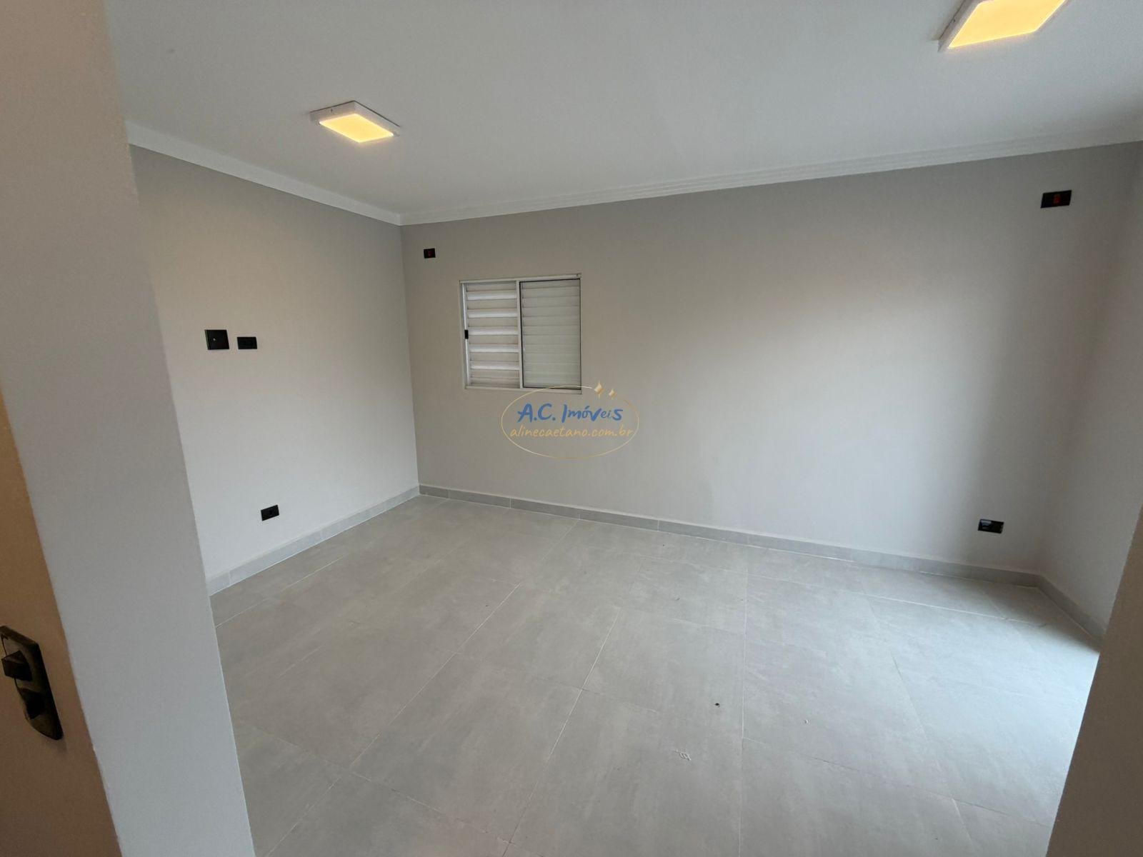 Casa à venda com 3 quartos, 1 suíte, 1 vaga e 112m² no Vila Caiçara, Praia Grande (SP) — foto 14 de 19