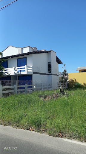 Casa no Centro  -  Balneário Arroio do Silva SC.