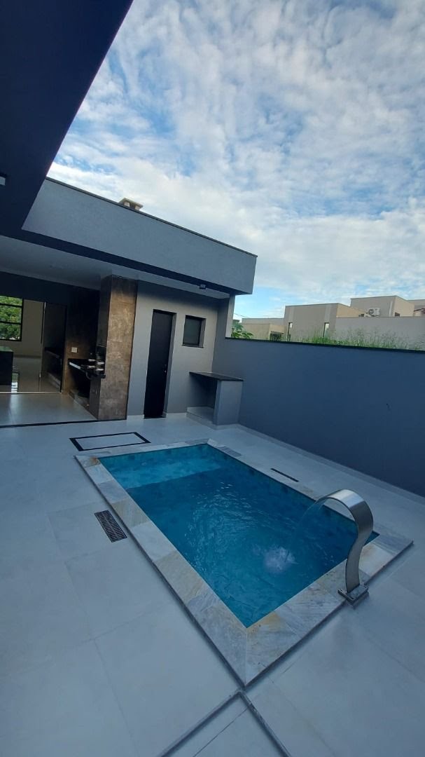 Casa à venda com 3 quartos, 2 banheiros, 4 vagas e 167m² no Santa Marta, Ribeirão Preto — foto principal
