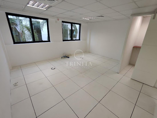 sala-trinitaimobiliaria-barrabusinesscenter